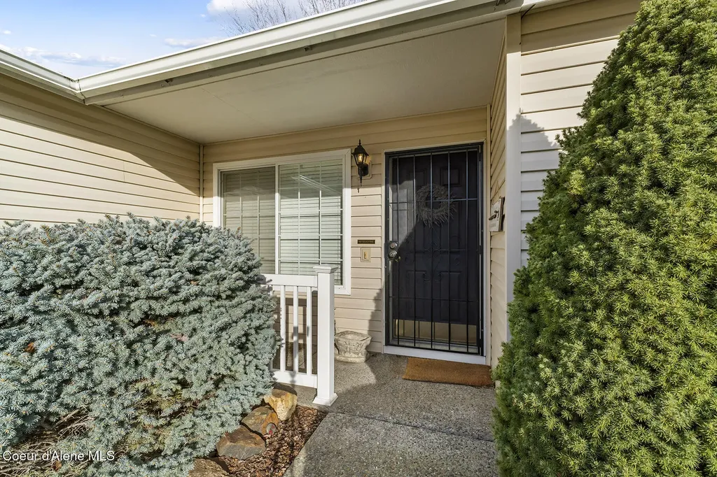 5377 E Steamboat Bend Post Falls ID 83854