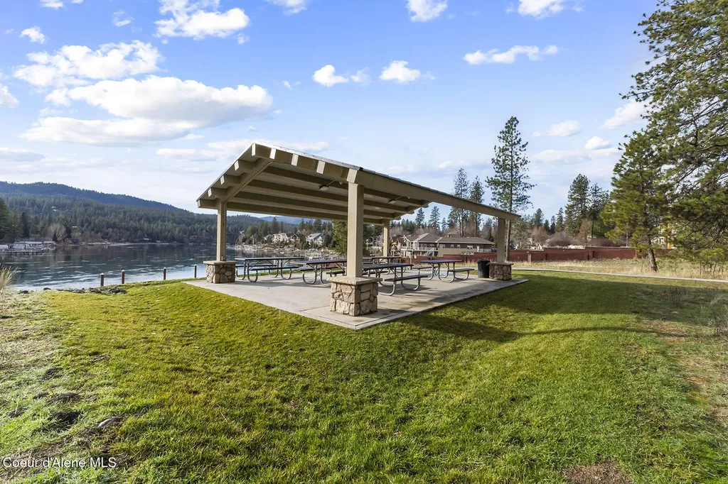 5377 E Steamboat Bend Post Falls ID 83854