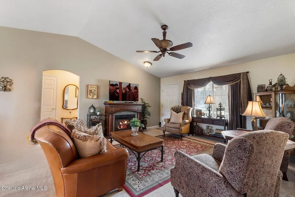 5377 E Steamboat Bend Post Falls ID 83854
