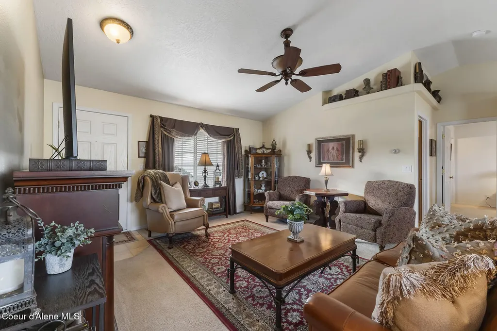 5377 E Steamboat Bend Post Falls ID 83854