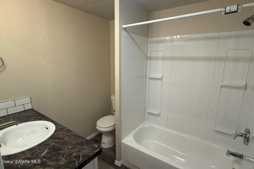 10734 N Benoit Street Hayden ID 83835
