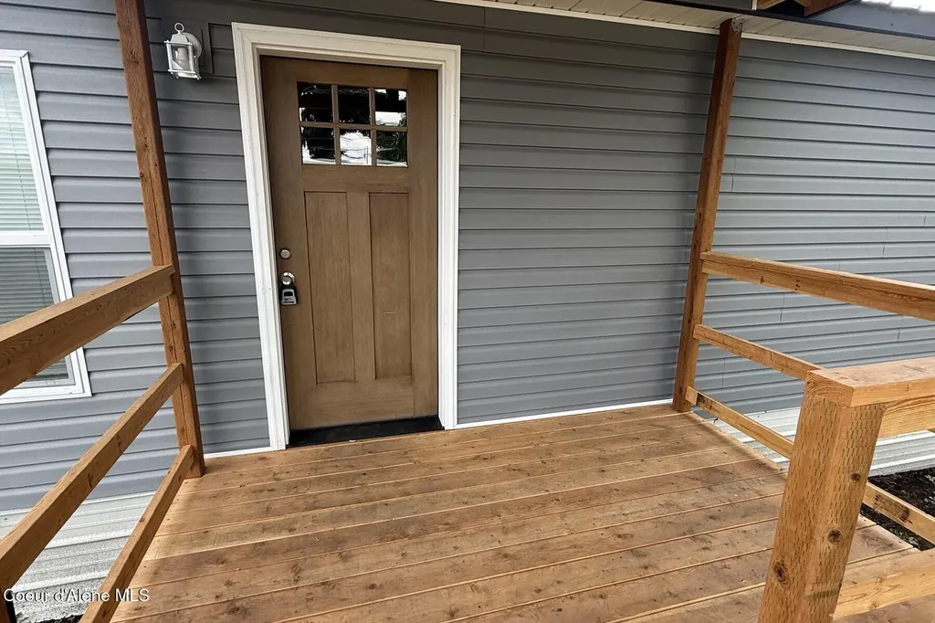 10734 N Benoit Street Hayden ID 83835