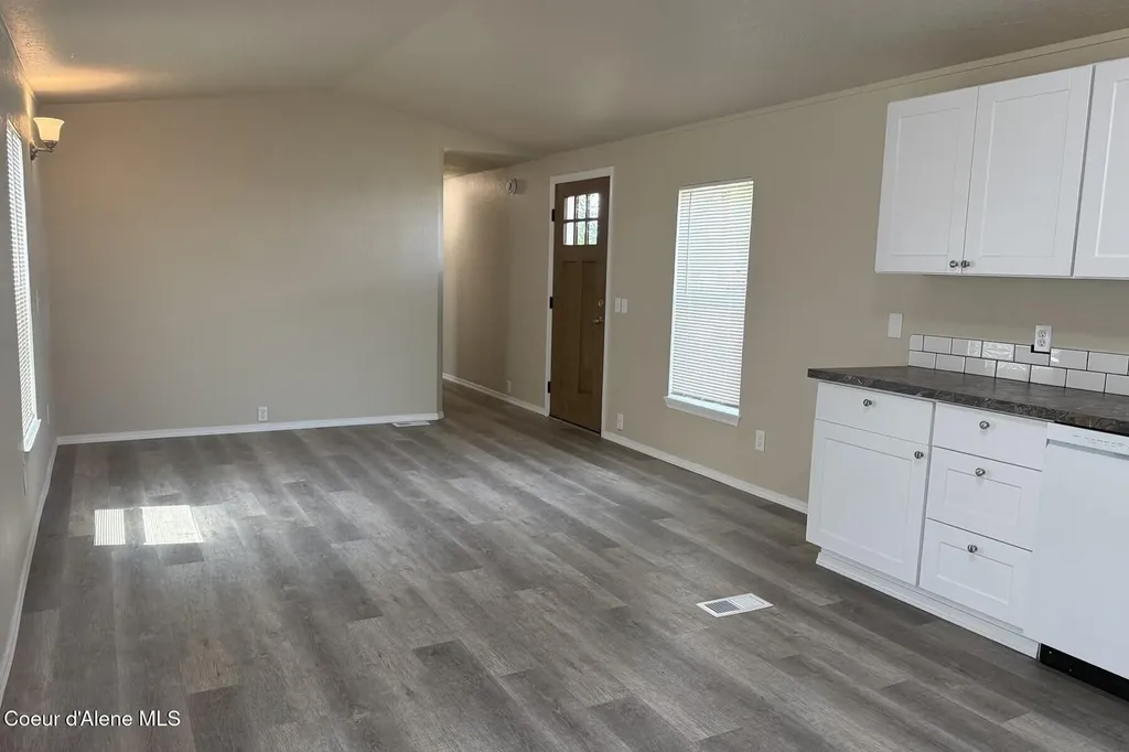 10734 N Benoit Street Hayden ID 83835