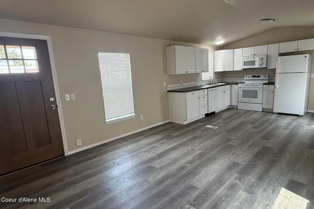 10734 N Benoit Street Hayden ID 83835