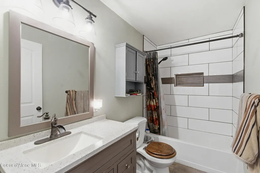 1356 Sagle Road Sagle ID 83860