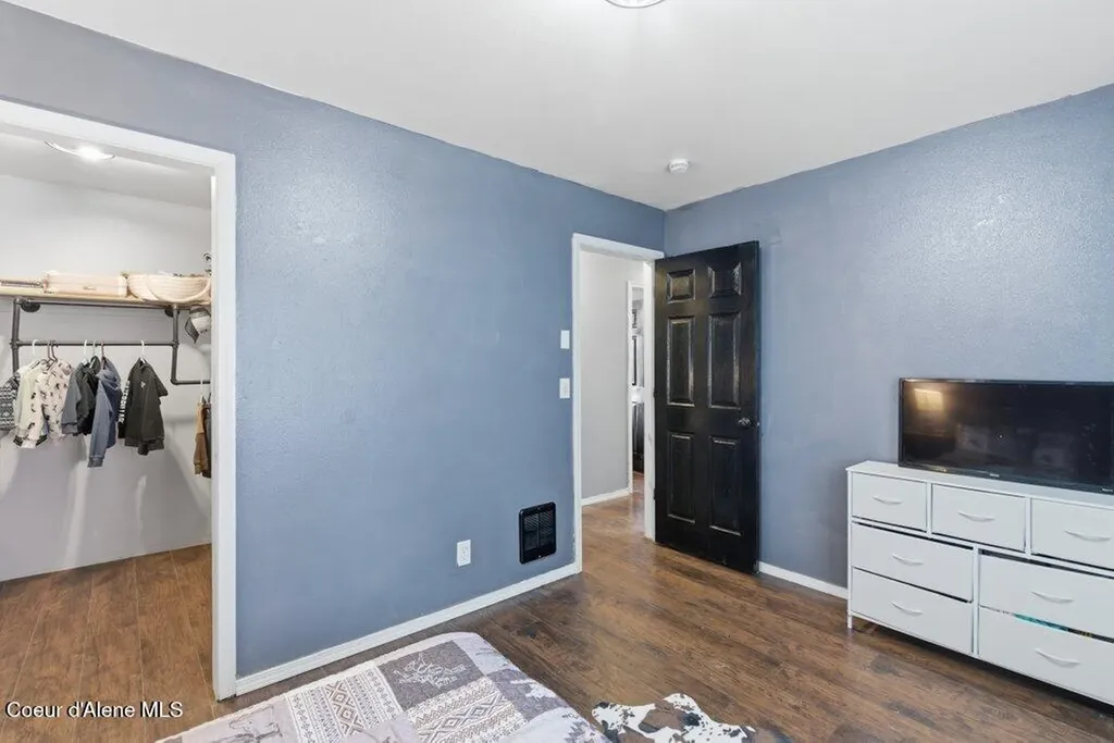 31720 N Barbara Avenue Spirit Lake ID 83869