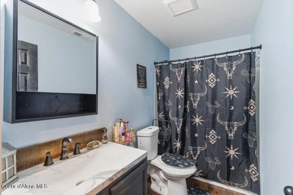 31720 N Barbara Avenue Spirit Lake ID 83869