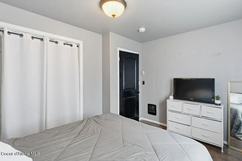 31720 N Barbara Avenue Spirit Lake ID 83869