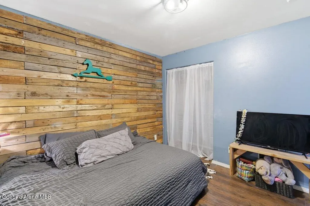 31720 N Barbara Avenue Spirit Lake ID 83869