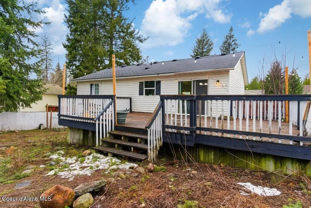 31720 N Barbara Avenue Spirit Lake ID 83869