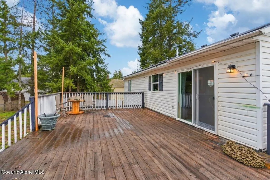 31720 N Barbara Avenue Spirit Lake ID 83869