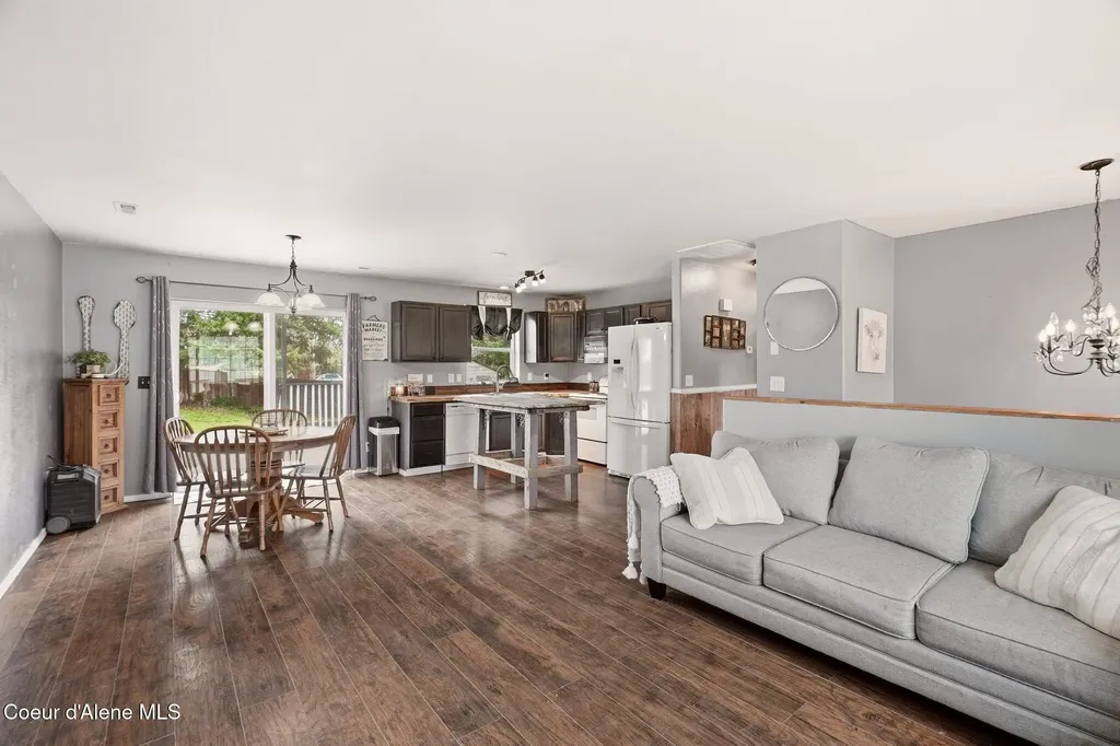 31720 N Barbara Avenue Spirit Lake ID 83869