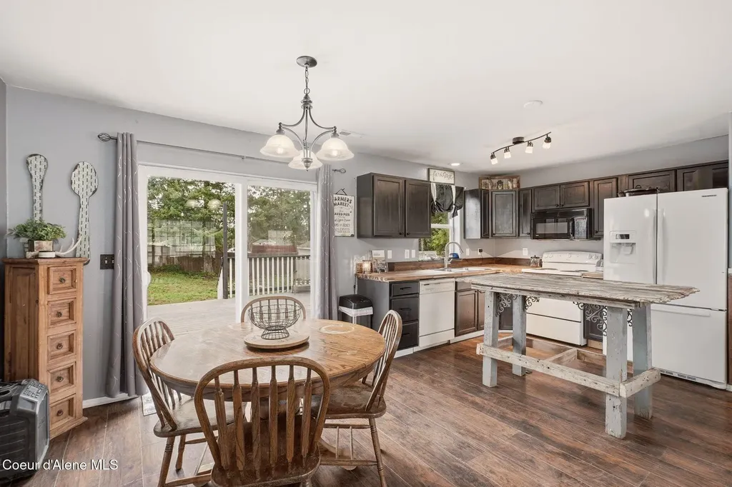 31720 N Barbara Avenue Spirit Lake ID 83869