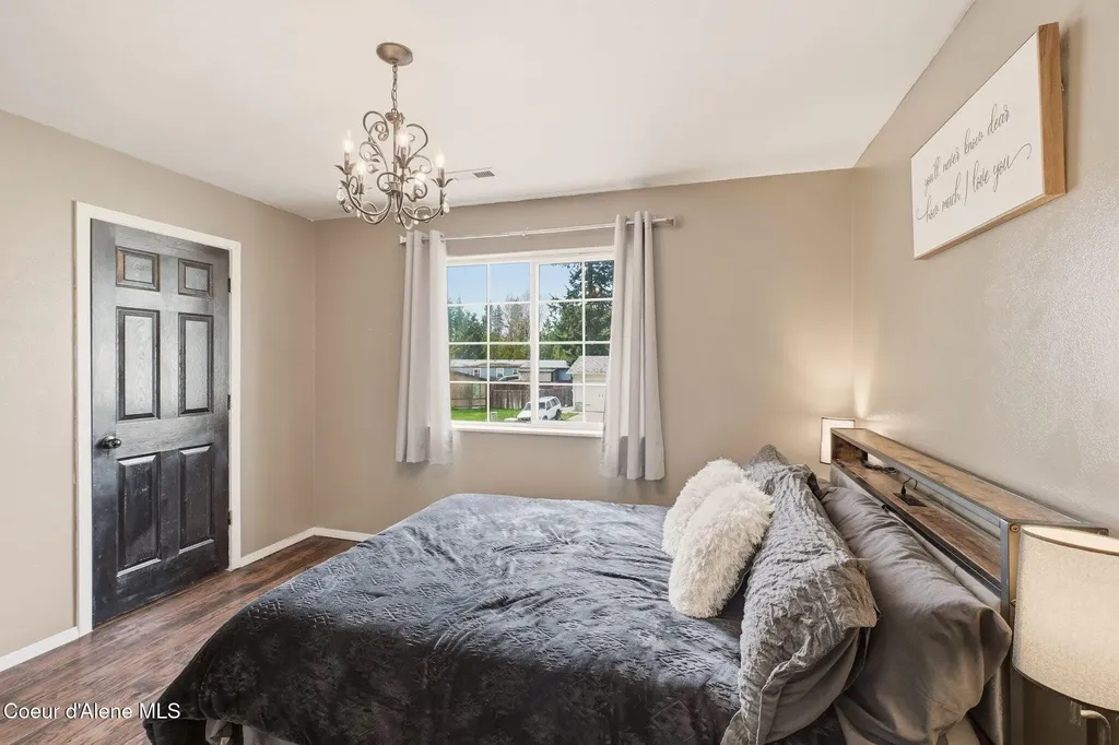 31720 N Barbara Avenue Spirit Lake ID 83869