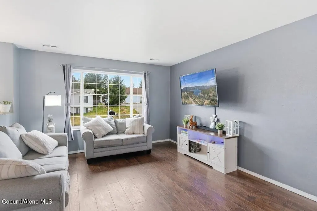 31720 N Barbara Avenue Spirit Lake ID 83869