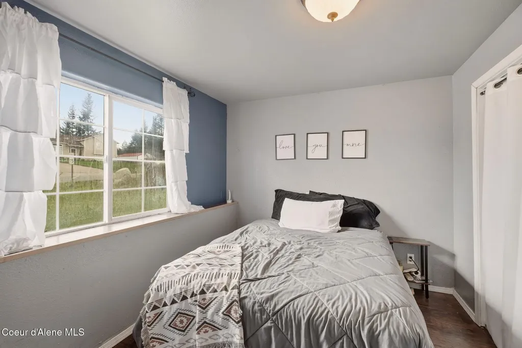 31720 N Barbara Avenue Spirit Lake ID 83869