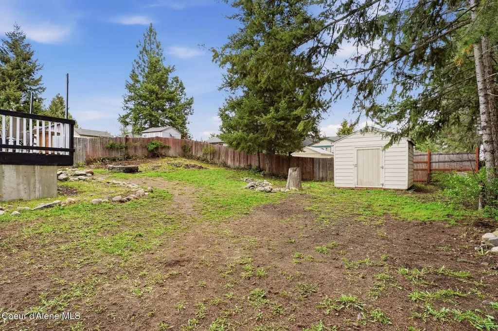 31720 N Barbara Avenue Spirit Lake ID 83869