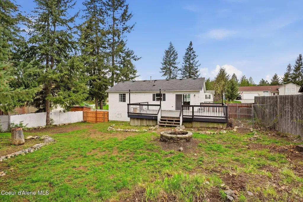 31720 N Barbara Avenue Spirit Lake ID 83869