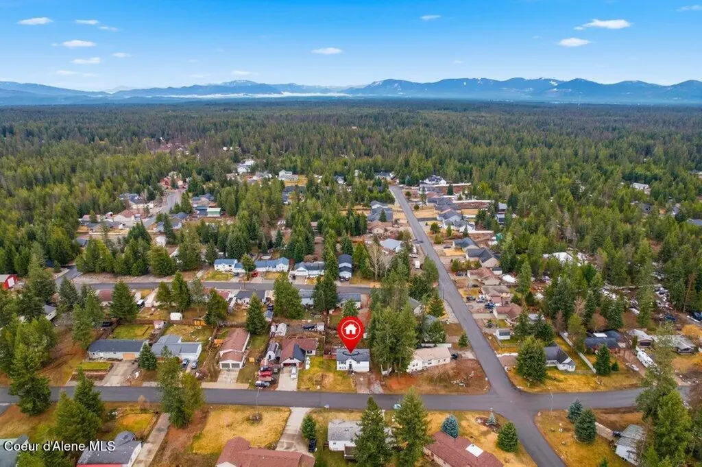 31720 N Barbara Avenue Spirit Lake ID 83869
