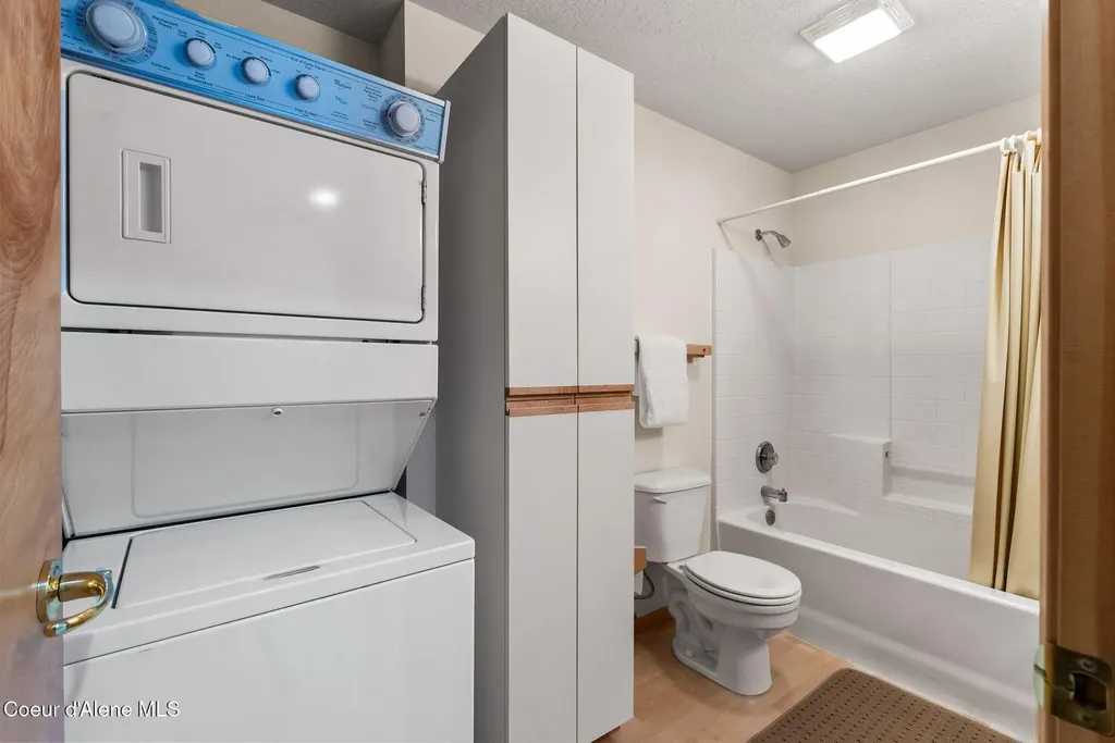 87 Cornice Court Sandpoint ID 83864