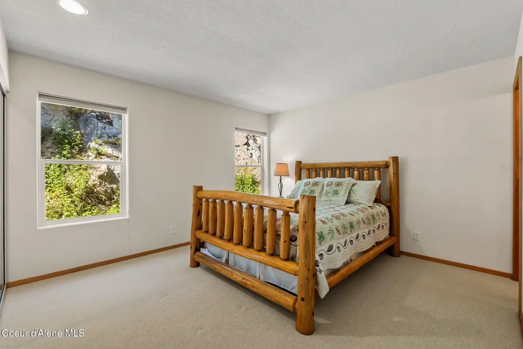 87 Cornice Court Sandpoint ID 83864