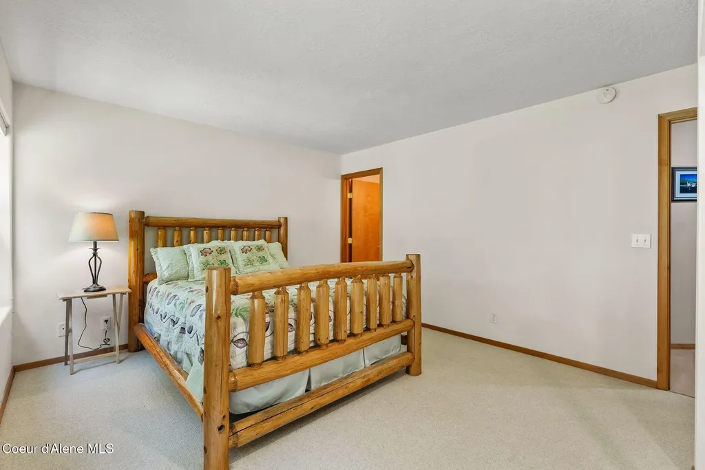 87 Cornice Court Sandpoint ID 83864