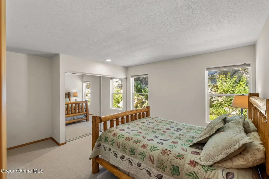 87 Cornice Court Sandpoint ID 83864