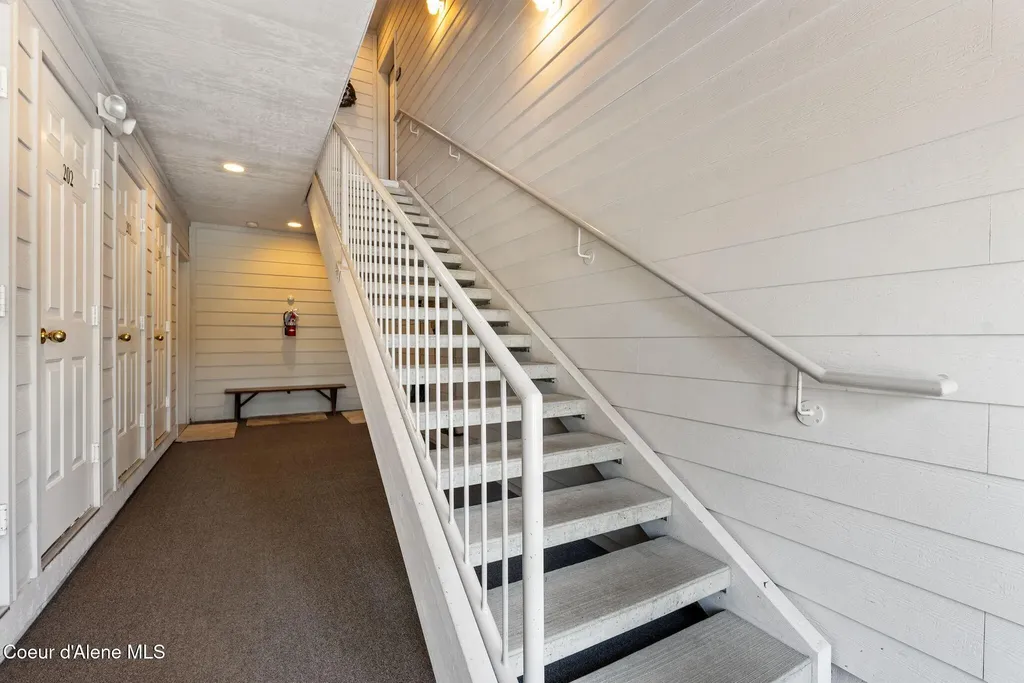 87 Cornice Court Sandpoint ID 83864
