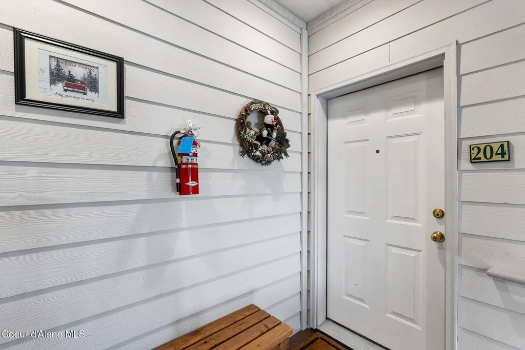87 Cornice Court Sandpoint ID 83864