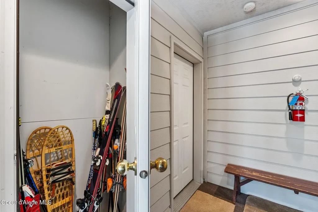 87 Cornice Court Sandpoint ID 83864