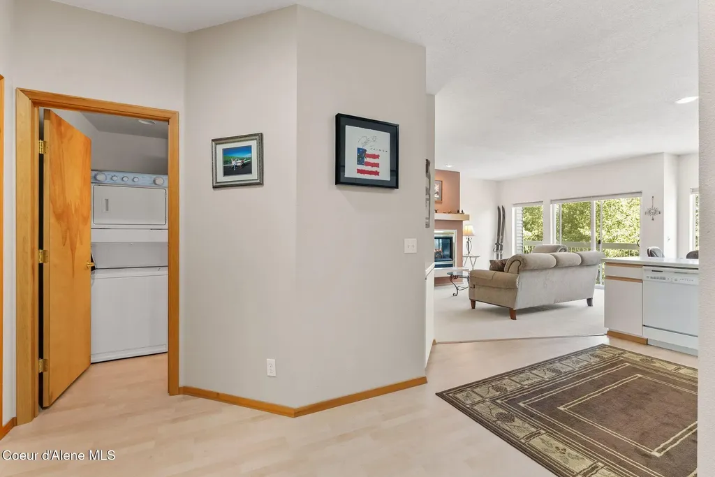 87 Cornice Court Sandpoint ID 83864