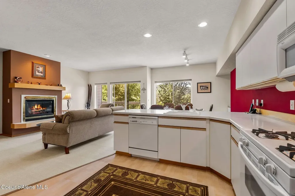 87 Cornice Court Sandpoint ID 83864