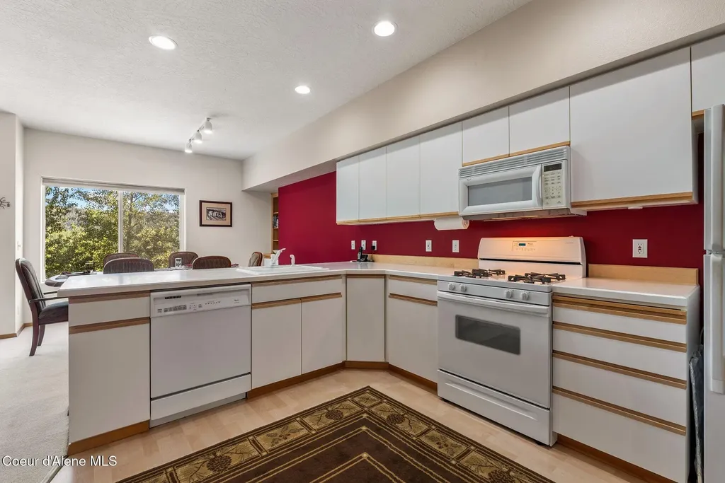 87 Cornice Court Sandpoint ID 83864