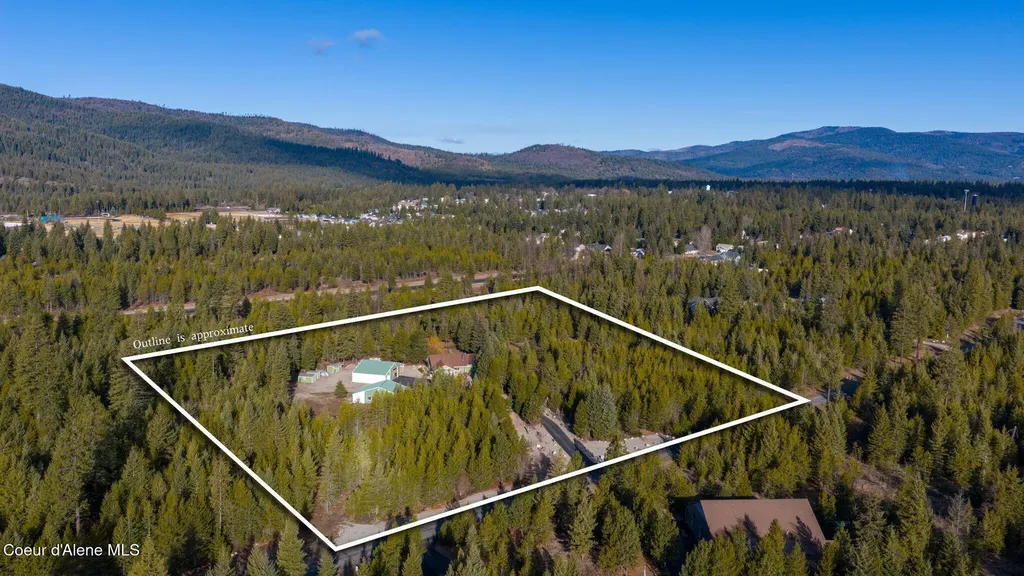 31083 N Spitfire Street Spirit Lake ID 83869