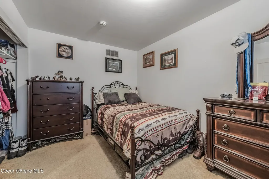 605 Lewiston Avenue Pinehurst ID 83850