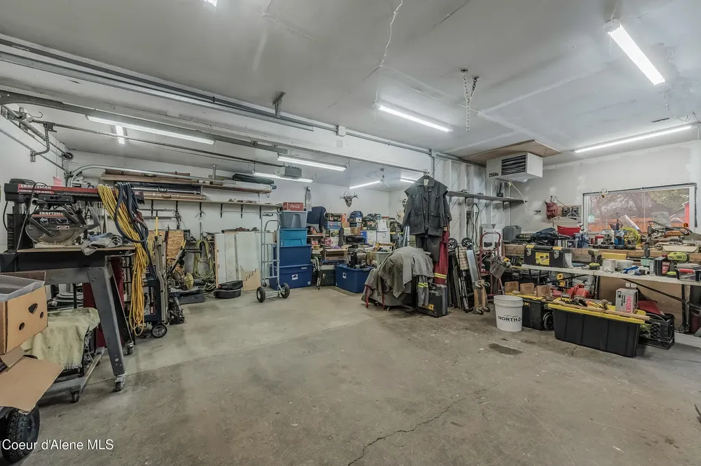 605 Lewiston Avenue Pinehurst ID 83850