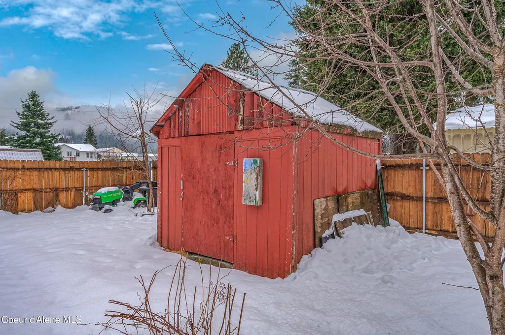605 Lewiston Avenue Pinehurst ID 83850