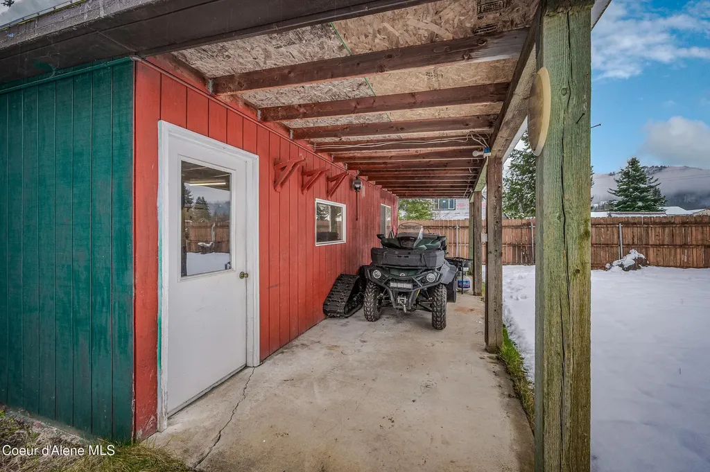 605 Lewiston Avenue Pinehurst ID 83850