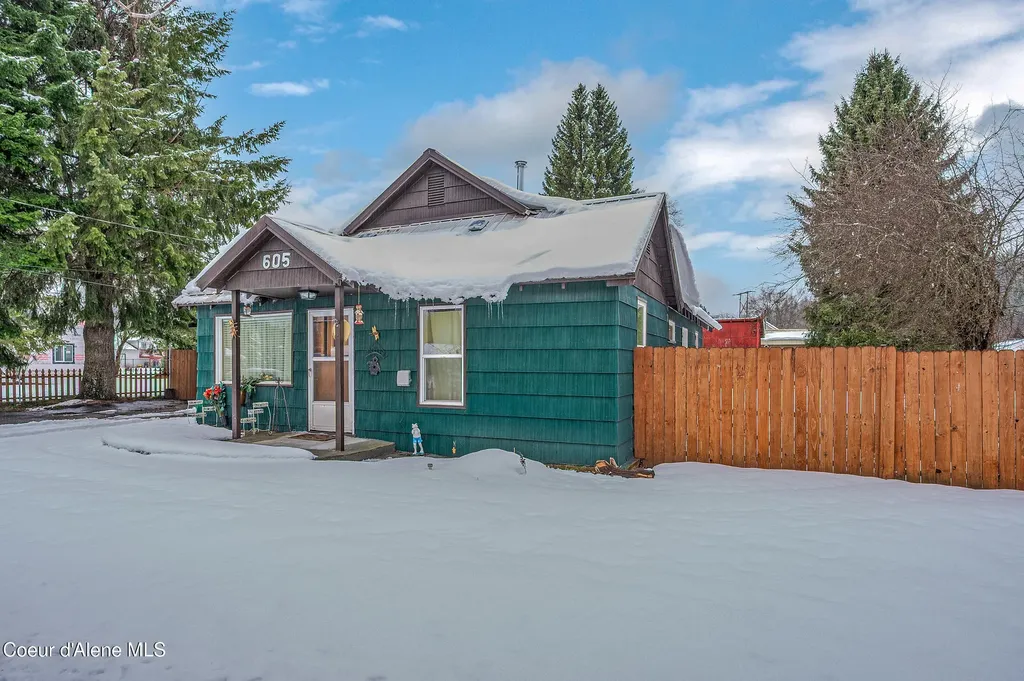 605 Lewiston Avenue Pinehurst ID 83850