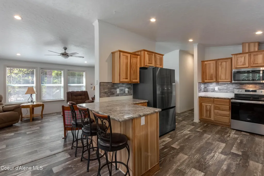 533 Artisan Way Sandpoint ID 83864