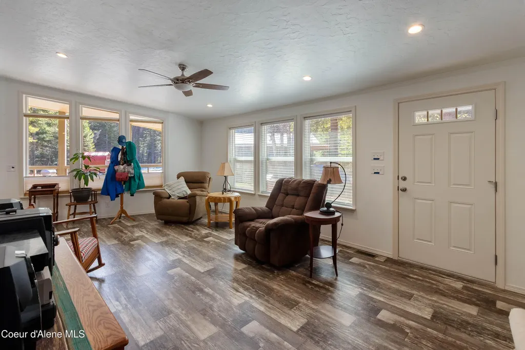 533 Artisan Way Sandpoint ID 83864