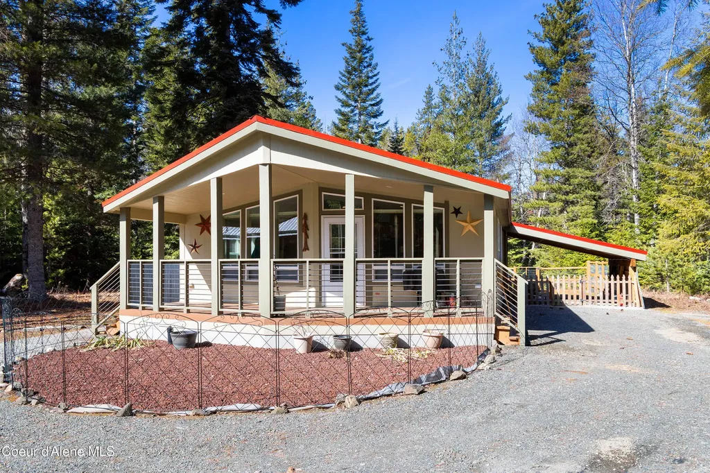 533 Artisan Way Sandpoint ID 83864