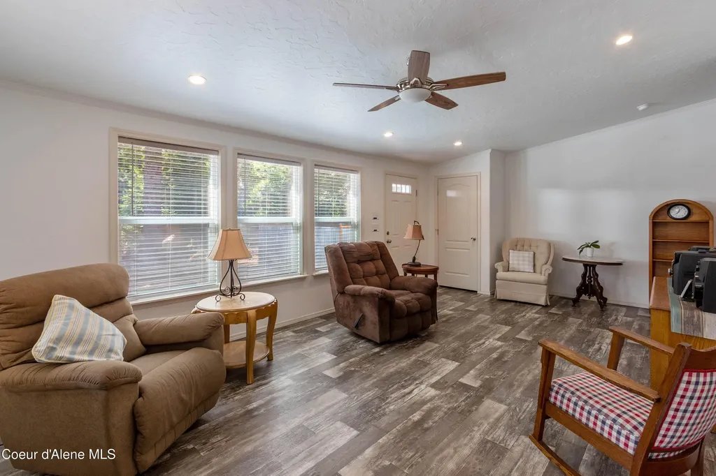 533 Artisan Way Sandpoint ID 83864