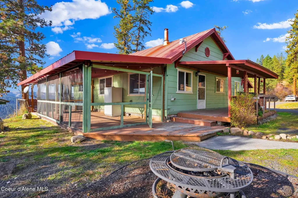 5443 Highway 11 Orofino ID 83544