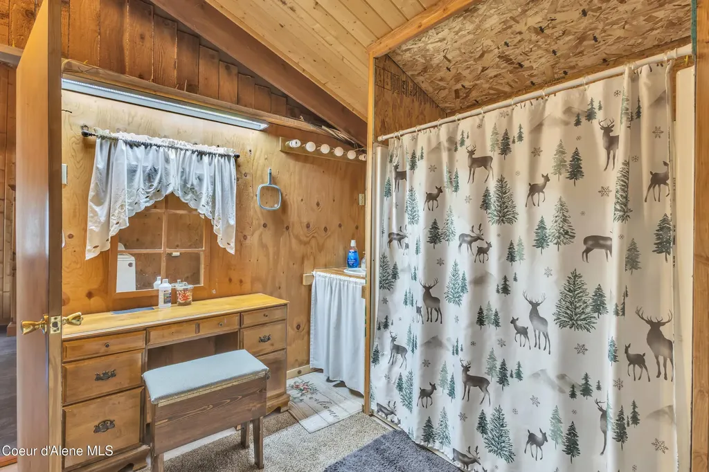 396 Wakena Lane Priest River ID 83856