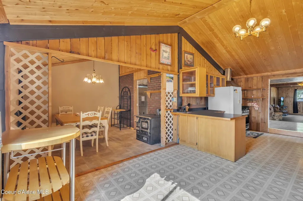 396 Wakena Lane Priest River ID 83856