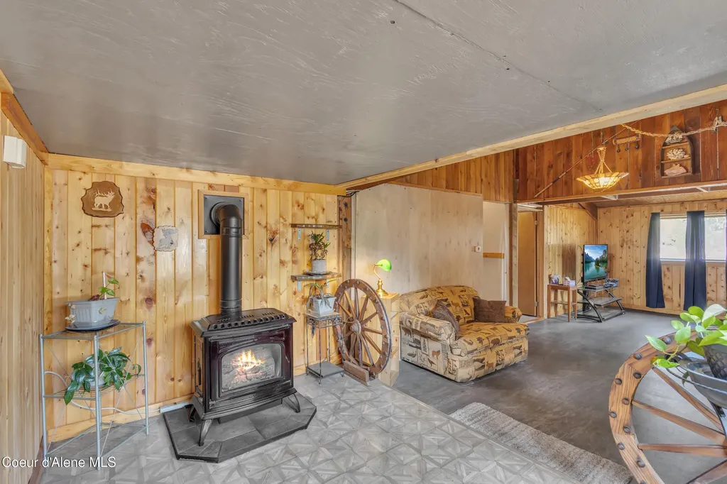 396 Wakena Lane Priest River ID 83856