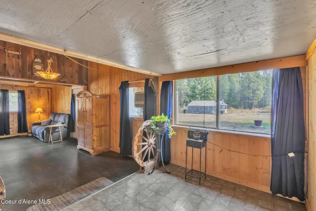 396 Wakena Lane Priest River ID 83856