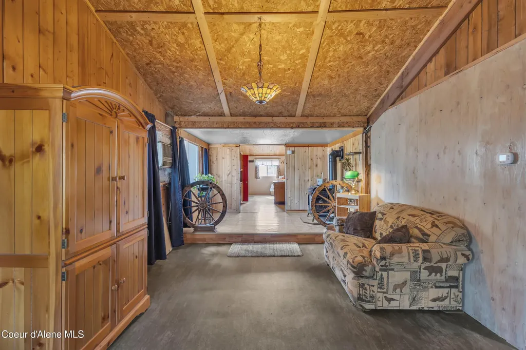 396 Wakena Lane Priest River ID 83856