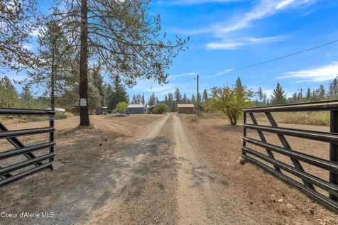 396 Wakena Lane Priest River ID 83856